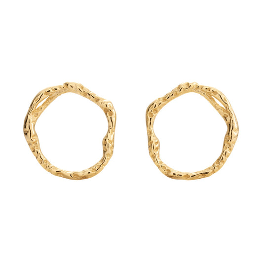 Minimalistic circle-shaped Echo golden stud earrings made from recycled silver, 18k gold plated. Hypoallergenic, easy to wear, and elegant for all occasions. Size: 16 x 17 mm.