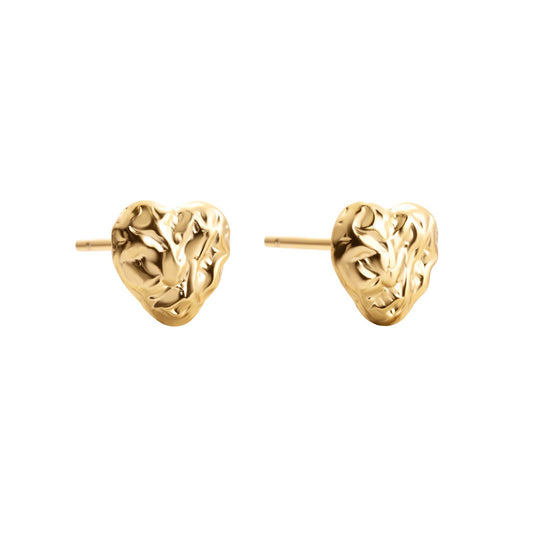 Golden heart-shaped stud earrings, sustainable and hypoallergenic. Made from recycled silver, 18k gold plated, 7x6.5 mm, 0.8 g each. Elegant, minimalist design for everyday wear.