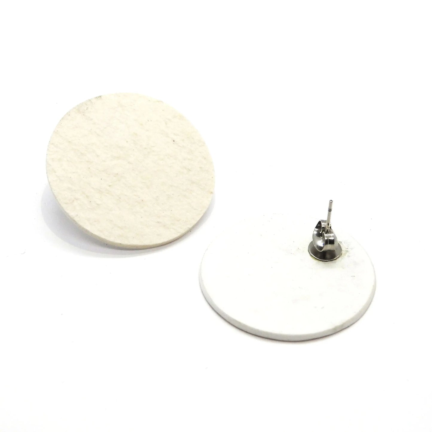 Minimalist slate and marble Earrings ORBIT - Soft Snow. Nature-inspired round white earrings by Seif Design, crafted with unique stone elements.
