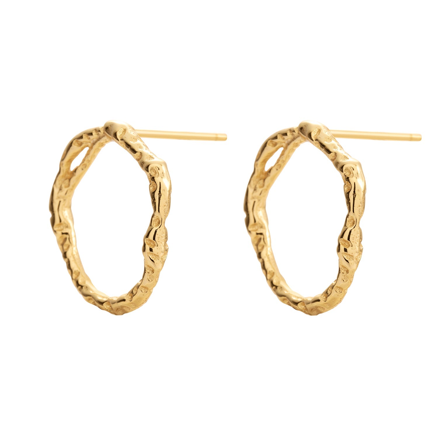 Minimalistic circle-shaped Echo golden stud earrings, made from recycled silver, 18k gold plated. Hypoallergenic, easy to wear all day. Size: 16 x 17 mm, weight: 1.1 g per earring.
