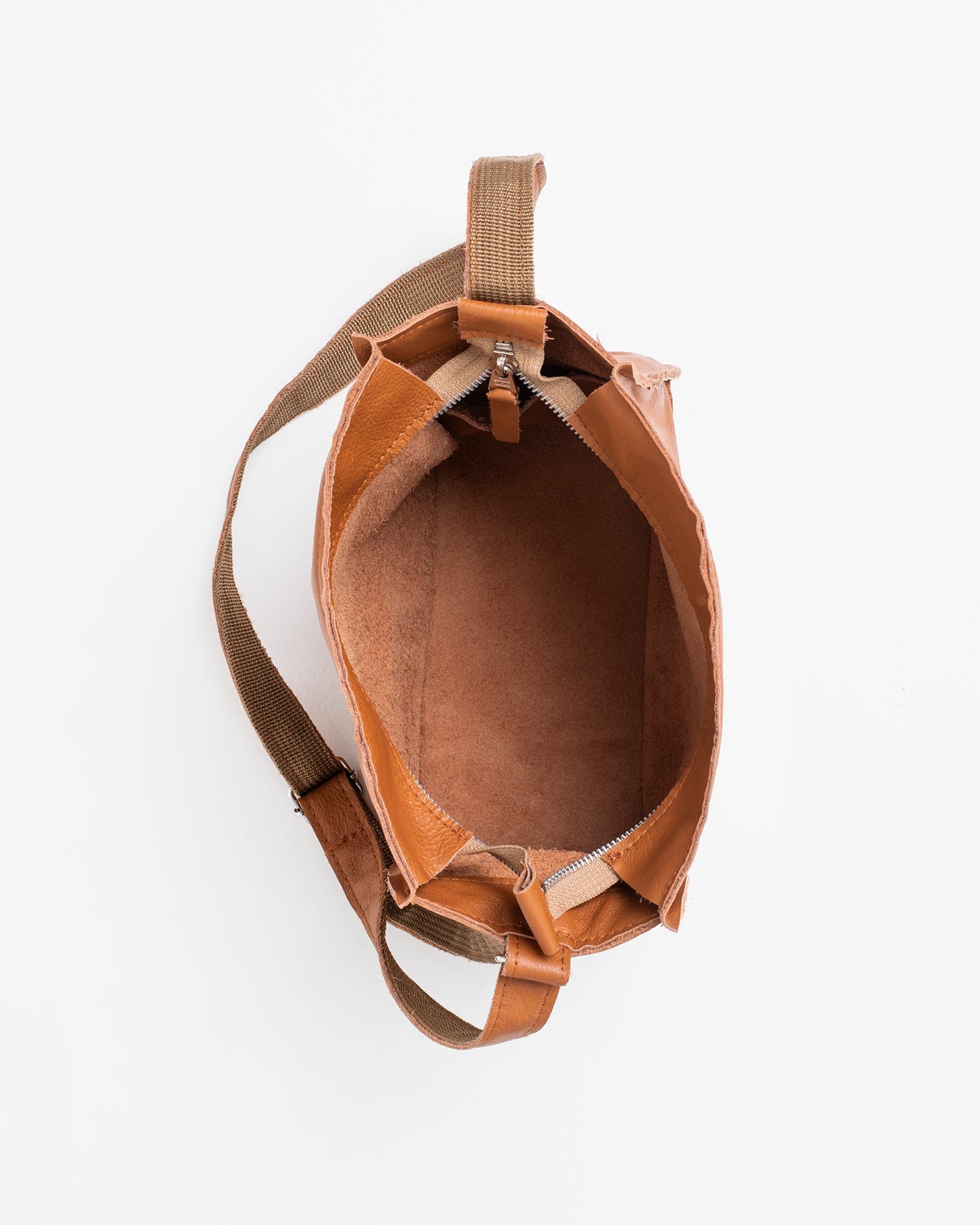 Handmade Folk 1 shoulder bag - Peanut, crafted from high-quality leather leftovers. Unique design from Estonia, eco-friendly and durable.