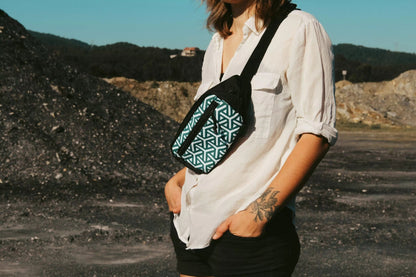 HEART BEAT - Spacious waist bag